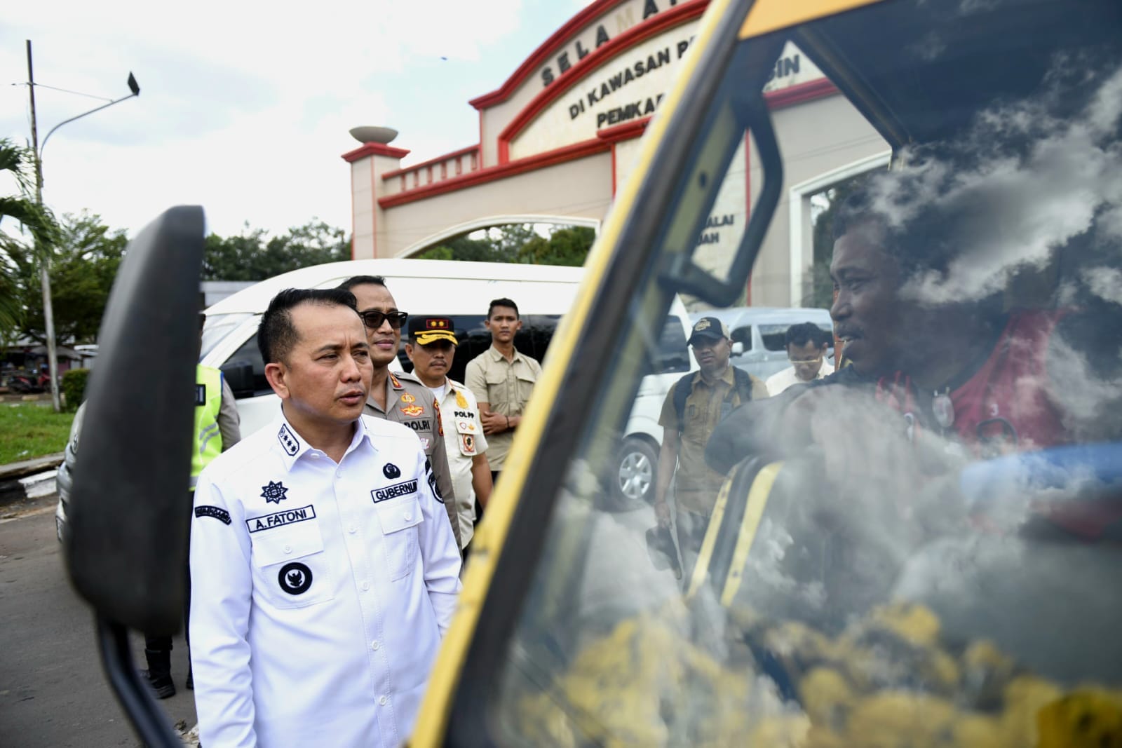 Pj Gubernur Agus Fatoni Stop Angkutan Truk Penyebab Kemacetan Yang