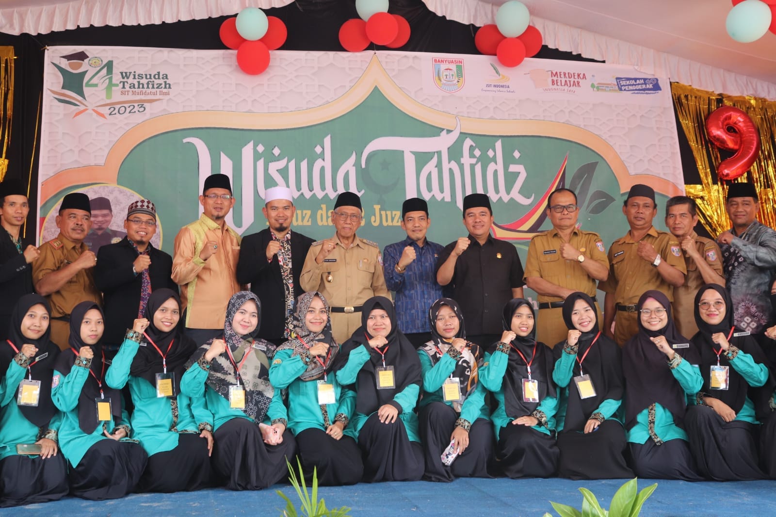 67 Santri SIT Mufidatul Ilmi Wisuda Tahfidz