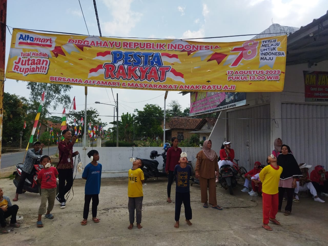 Meriahkan HUT RI ke-78, Alfamart Gelar Perlombaan