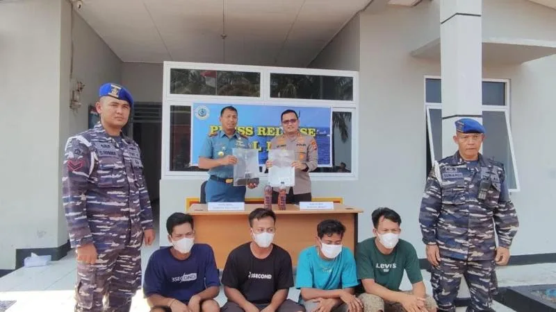 Minyak Cong Asal Sekayu Sumatera Selatan Ditangkap Di Pelabuhan Muntok Bangka Barat, Diduga Aparat Kepolisian Bermain Mata