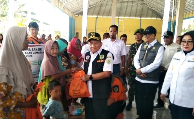 Bupati PALI Bantu Korban Banjir