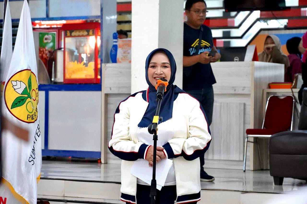 Pj Ketua TP PKK Sumsel Tyas Fatoni Buka Fun Game Bowling Perwosi Sumsel Tahun 2024
