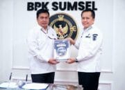 PJ Gubernur Sumsel Agus Fathoni Serahkan LKPD TA 2023