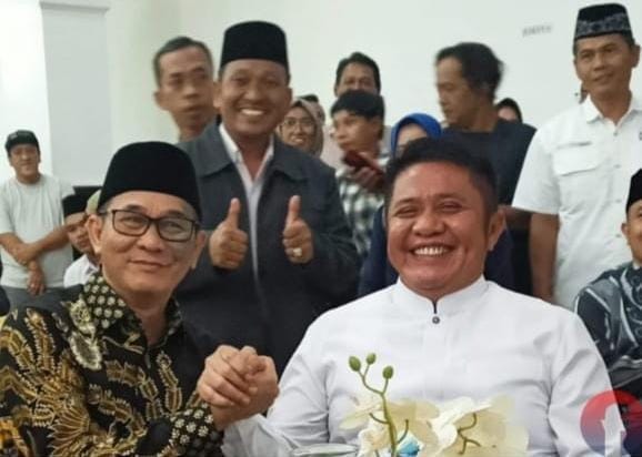 Ketua ICMI Orwil Sumsel H Heri Amalindo Saat Buka Bersama Mantan Gubernur Sumsel Herman Deru