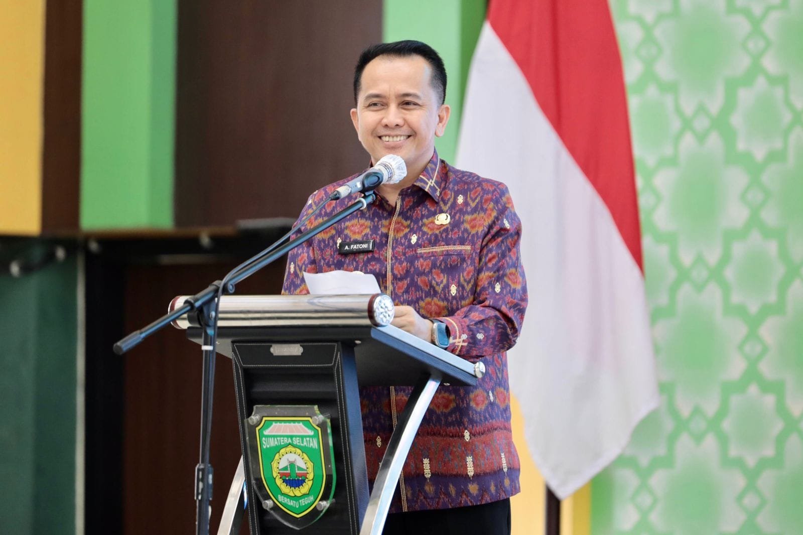 Pj Gubernur Agus Fatoni Raih Penghargaan Top BUMD Award 2024