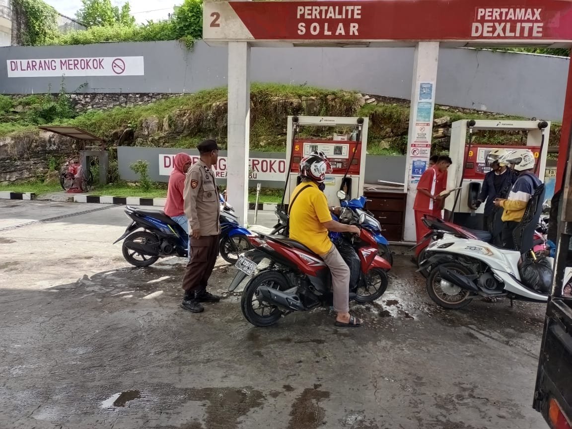 Antisipasi Terjadinya Praktik Kecurangan Di SPBU, Polres Fakfak Tingkatkan Patroli Dialogis