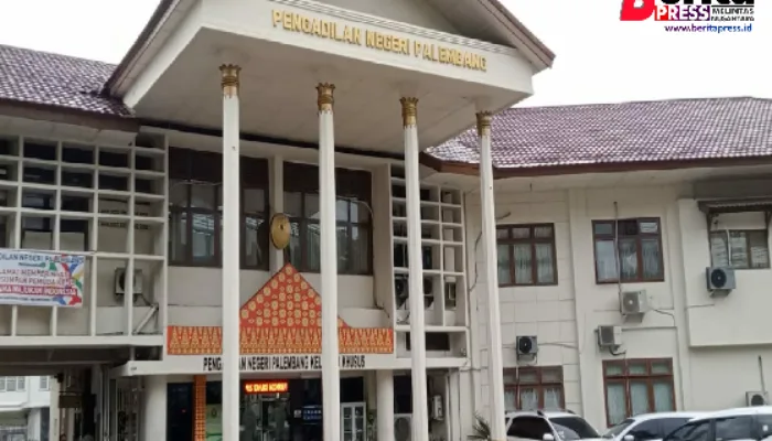 Kejari Muara Enim Limpahkan Berkas Tersangka Korupsi Penyertaan Modal PD SPME