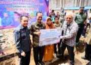 Pj Gubernur Sumsel Letakkan Batu Pertama Pembangunan Bedah Rumah di Prabumulih