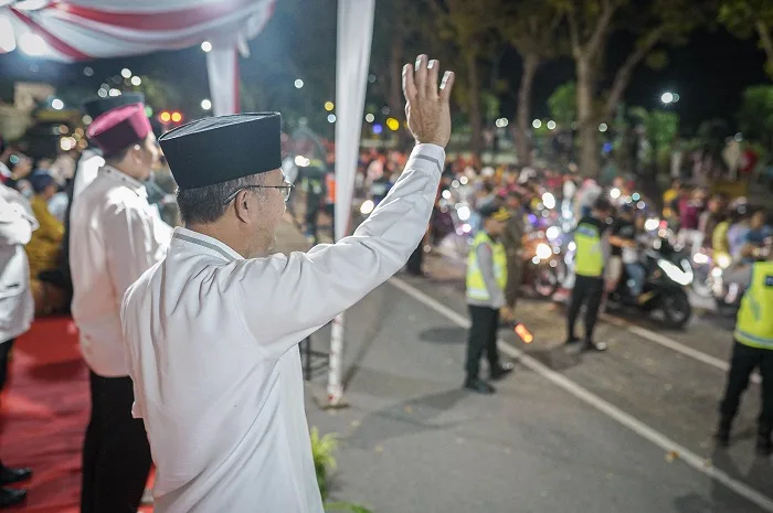 Pj Bupati Apriyadi Umumkan Pemenang Pawai Takbiran