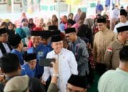 Hadiri Nuzulul Qur’an di OKU Timur, Pj Gubernur Agus Fatoni Bagikan Ratusan Paket Sembako
