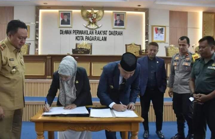 Pj Walikota-DPRD Pagaralam Tanda Tangani LKPJ Tahun Anggaran 2023