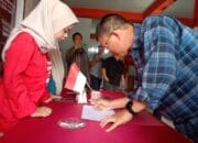 Pertama, Alpian Maskoni Mengambil Formulir Bakal Calon Walikota