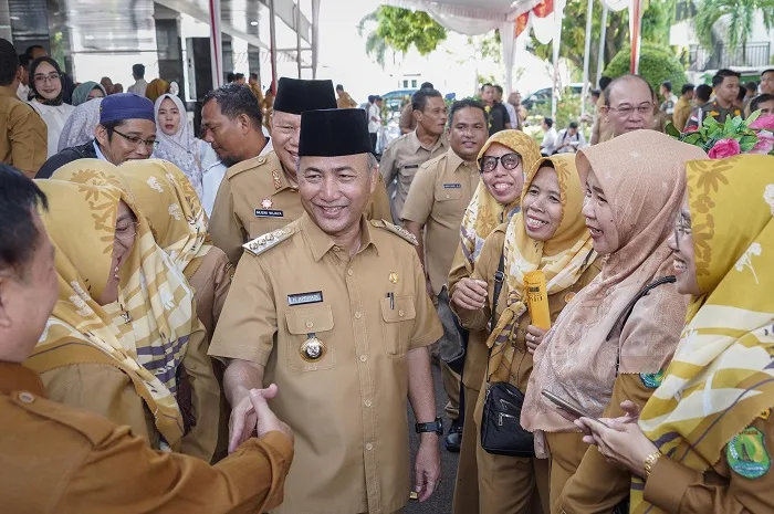 Apriyadi Pimpin Apel Bersama dan Halal Bihalal Setelah Libur Lebaran