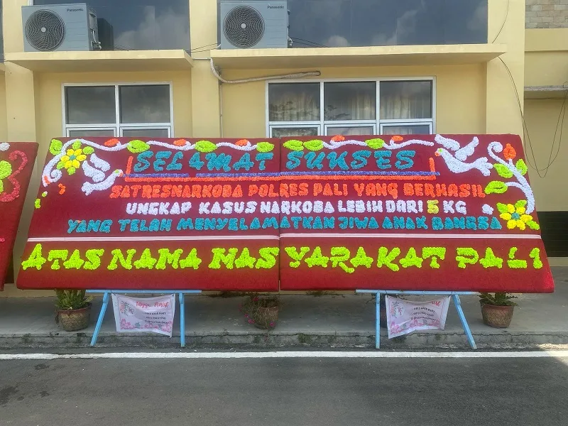 Polres PALI Banjir Karangan Bunga