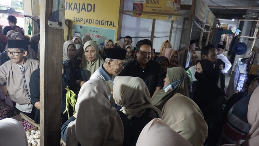 Blusukan di Pasar Megah Asri Sukajadi, Pak De Slamet Diserbu Emak-emak