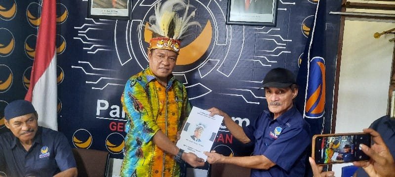 Bacabup Razak Rengen Daftar Ke Partai NasDem Bocorkan Pasangan Berinisial”Durian Fakfak, Coto Makassar”