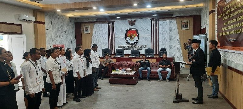 KPU Kabupaten Fakfak Resmi Lantik 177 Anggota PPS se-17 Distrik Untuk Pilkada 2024