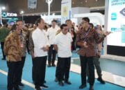 Dirut PLN Paparkan Kesiapan Kendaraan Listrik di Booth PLN di PEVS 2024 Dihadapan Presiden Jokowi