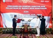 Pj Gubernur Agus Fatoni Resmi Lantik Sandi Fahlepi sebagai Pj Bupati Muba