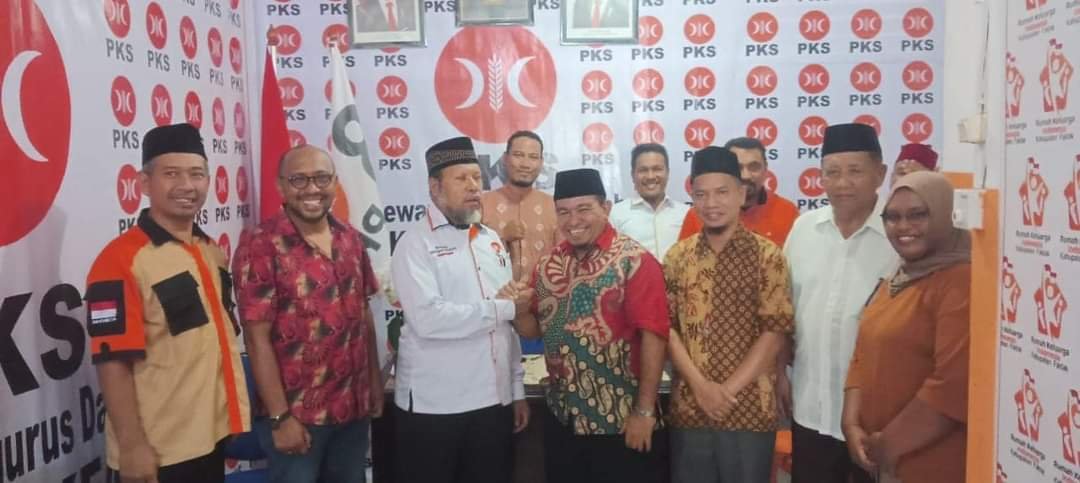 Masuk Bursa Pilkada 2024, Saleh Kembalikan Formulir Pendaftaran di PKS