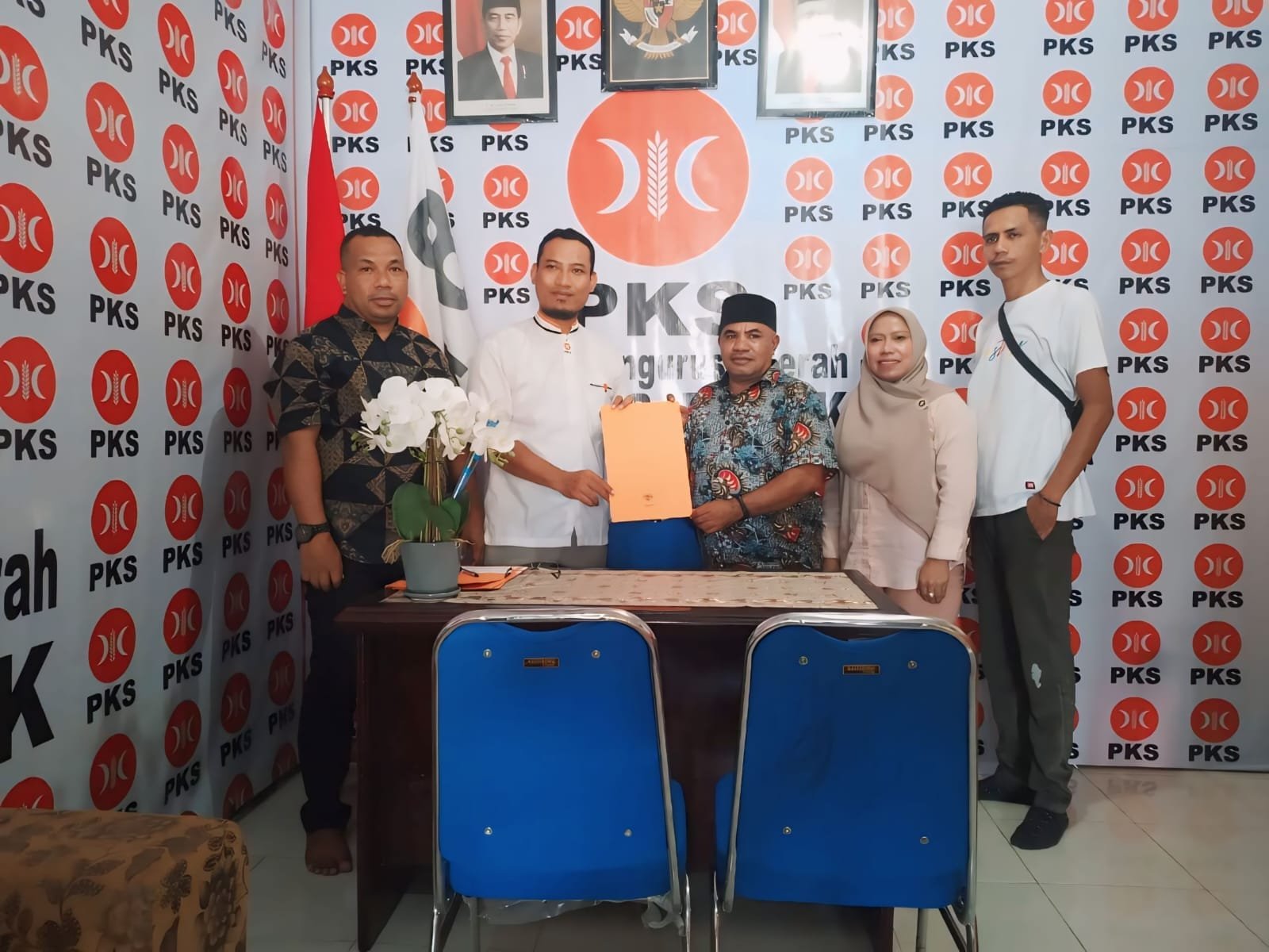 Tarung di Pilkada Fakfak, Samaun DahlanTancap Gass Ambil Form PKS