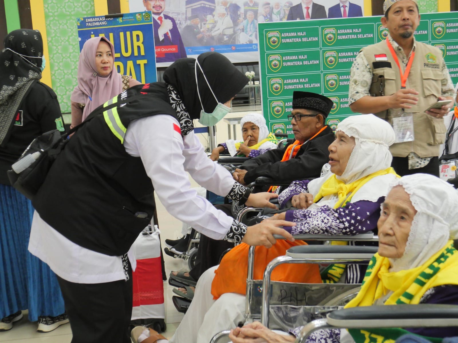 Sambut Kloter 1, Embarkasi Palembang Siapkan Fast Track Bagi Jemaah Lansia