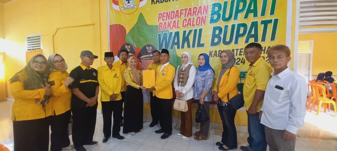 Sudarman dan Bursah Zarnubi Ambil Formulir Cabup Lahat di Partai Golkar