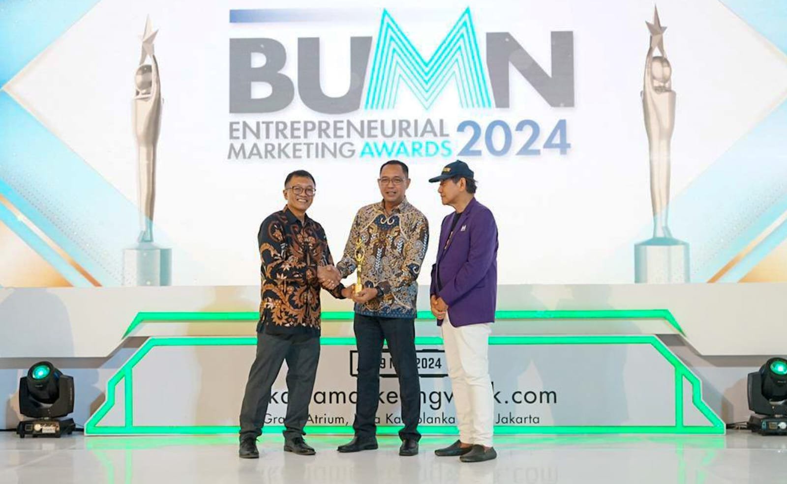 MarkPlus Nobatkan PLN Best of The Best BUMN Entrepreneurial Marketing 2024
