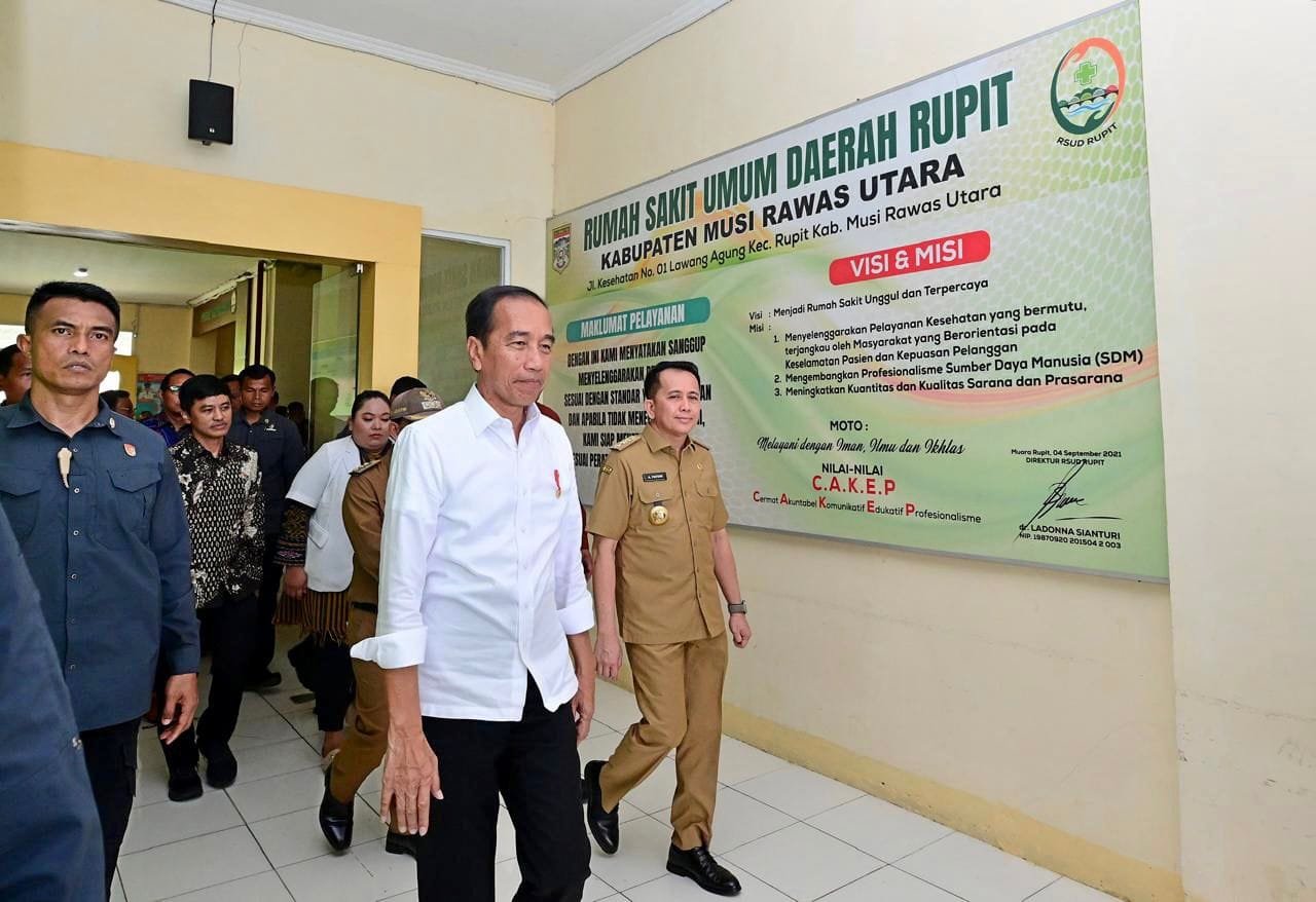 Pj Gubernur Sumsel Agus Fatoni Dampingi Presiden Jokowi Tinjau RSUD Rupit Kabupaten Musi Rawas Utara