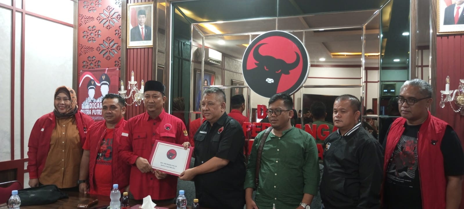Anton Nurdin Kembalikan Berkas Formulir ke DPC PDIP Palembang