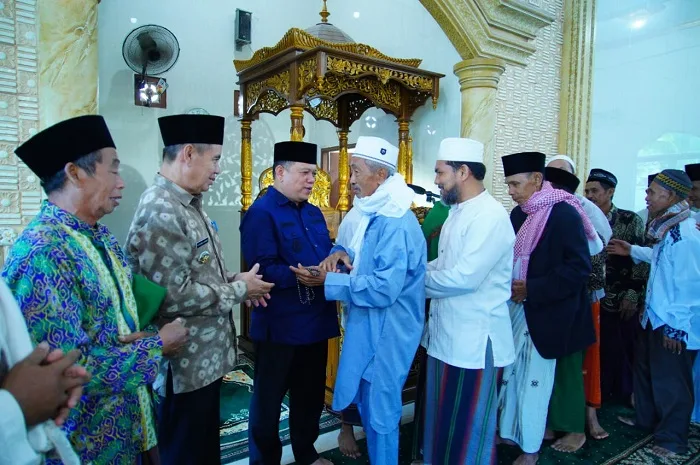 Safari Jumat, Pj Bupati Sandi Fahlepi Pererat Silahturahmi dan Serap Aspirasi Masyarakat