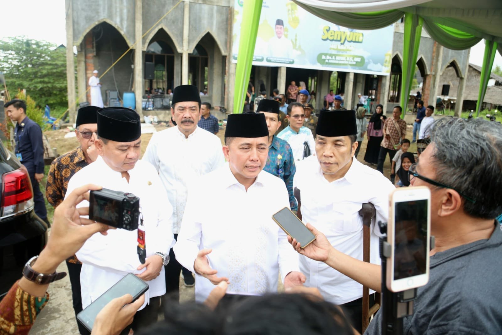 Berbagi Kebahagian Jelang Lebaran, Pj Gubernur Agus Fatoni Santuni Ribuan Anak Yatim