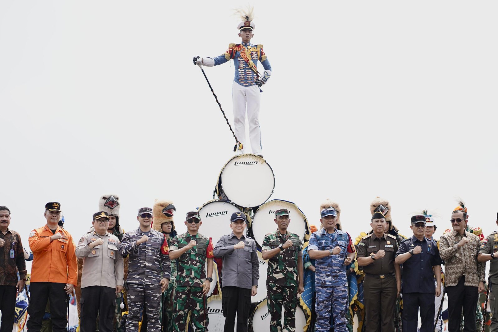 Pj Gubernur Agus Fatoni Apresiasi Penampilan Display Drumband Taruna dan Taruni AAU di Kota Palembang