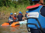 Jaga Lingkungan, Bukit Asam Ajak Masyarakat Bersih-bersih Sungai Enim