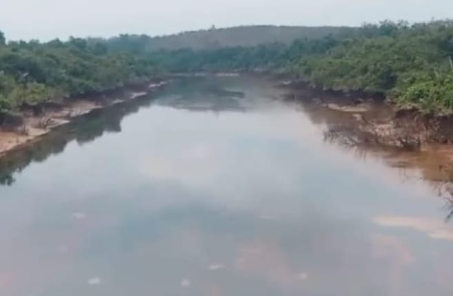Sungai Parung di Sungai Lilin Tercemar Minyak Sumur Bor