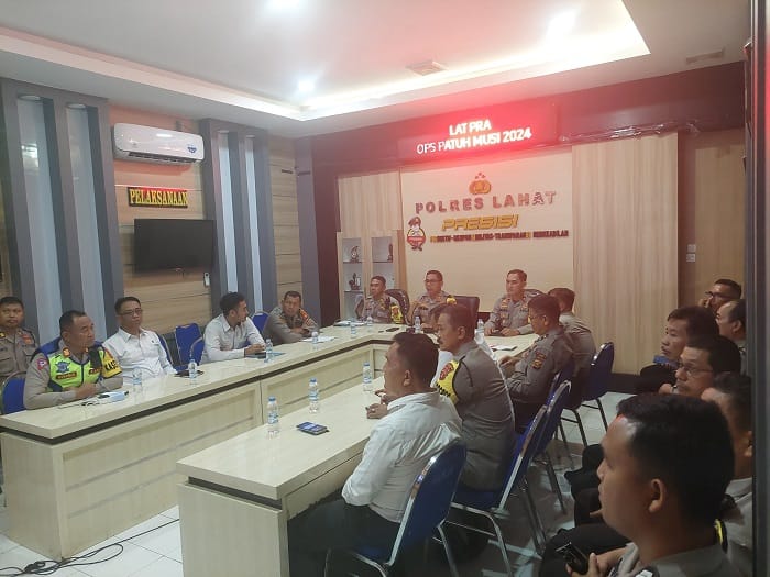 Kapolres Lahat Gelar Arahan Pejabat Utama dan Jajaran Kapolsek