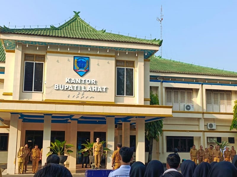Apel Pagi Pertama, Pj Bupati Lahat Minta ASN Tingkatkan Kinerja