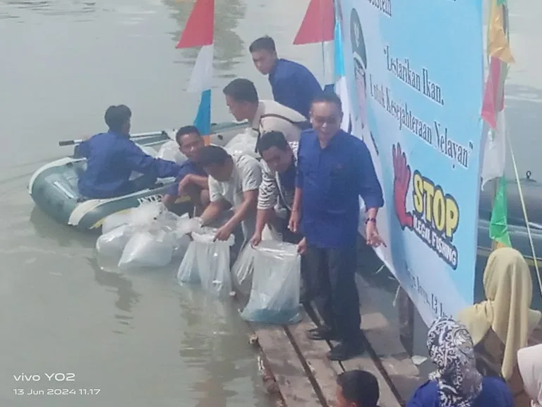 Pemkab PALI Lakukan Penaburan Bibit Ikan Baung, Bentuk Pelestarian Ikan Untuk Kesejahteraan Masyarakat