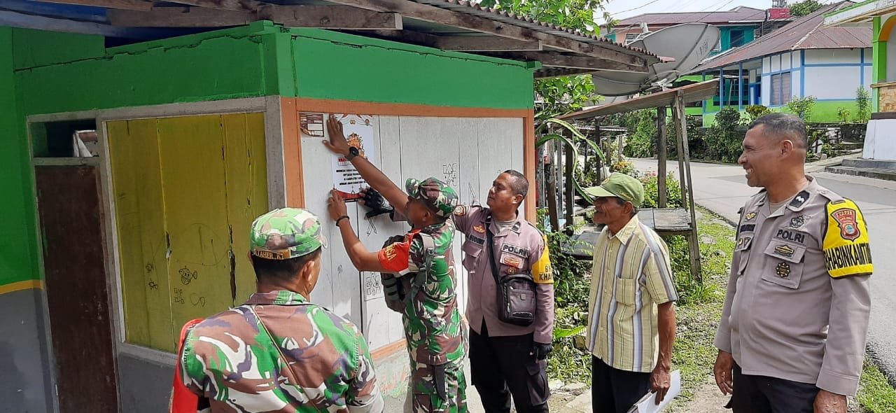 Bukti TNI/Polri Kompak Jelang Pilkada 2024, Pasang Pamflet Pemilu Damai Bersama di Danaweria