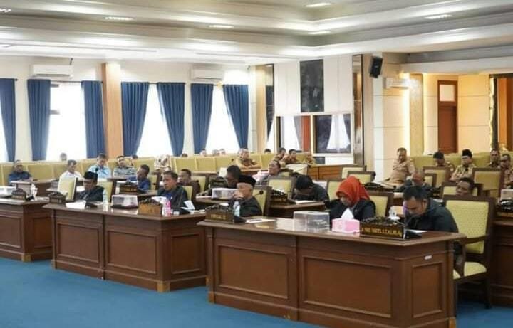 DPRD Pagaralam Dengarkan Penjelasan Pj Walikota Tentang Nota Pengantar KUPA/PPAP Anggaran 2024
