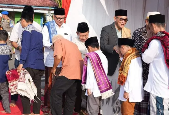 Bupati PALI Sholat Idul Adha di Masjid Al-Mukhlisin