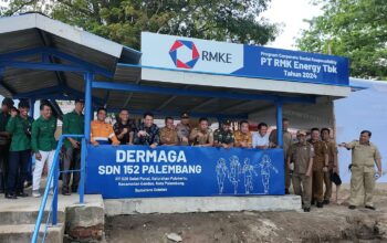 Dukung Infrastruktur Pendidikan di Selat Punai, PT RMK Energy Tbk Bantu Dermaga