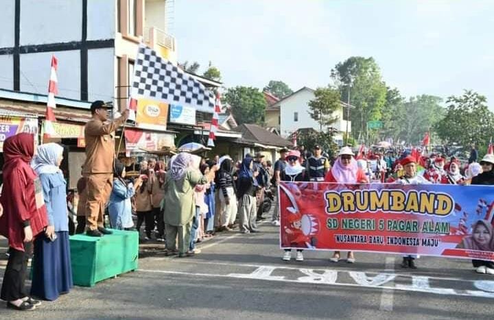 110 Regu Ikuti Gerak Jalan Meriahkan HUT RI di Kota Pagaralam