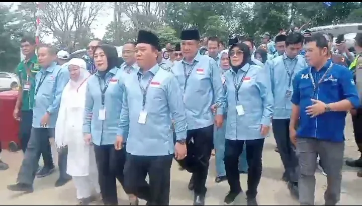 Devi-Ferdinan Pertama Daftar di KPU Pali