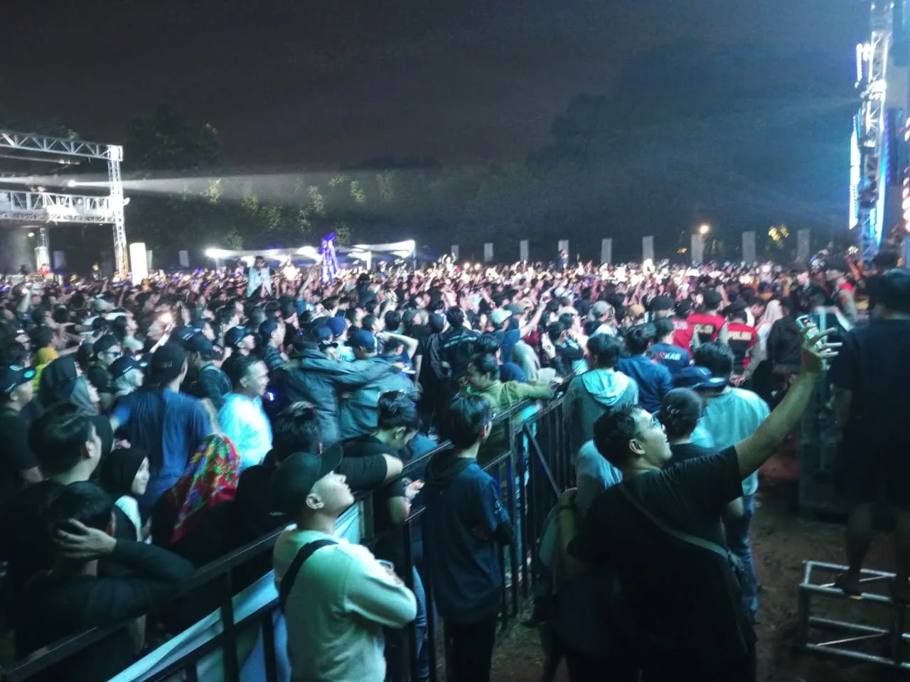 Ribuan Penonton Padati Biznet Festival, Dihadiri The Changcuters dan Atlet Esports di GOR Pajajaran Bogor