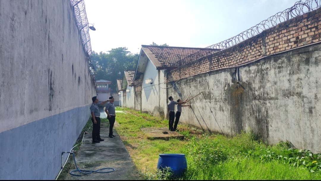 Kasubsi Keamanan dan Staf Kontrol Area Brandgang