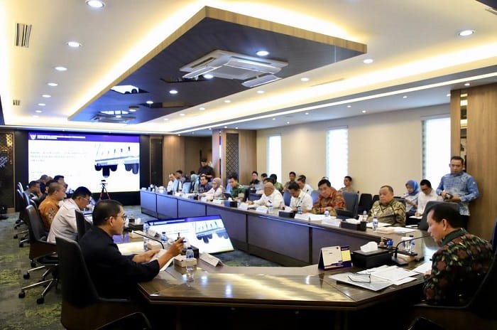 Pj Gubernur Elen Setiadi Pimpin Rakor Pertimbangan Penyelesaian Illegal Drilling di Kantor Kemenko Perekonomian RI 