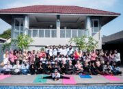 Harmoni di Tepi Kolam, Suksesnya Yoga Bersama Alam di Hotel Santika Lahat