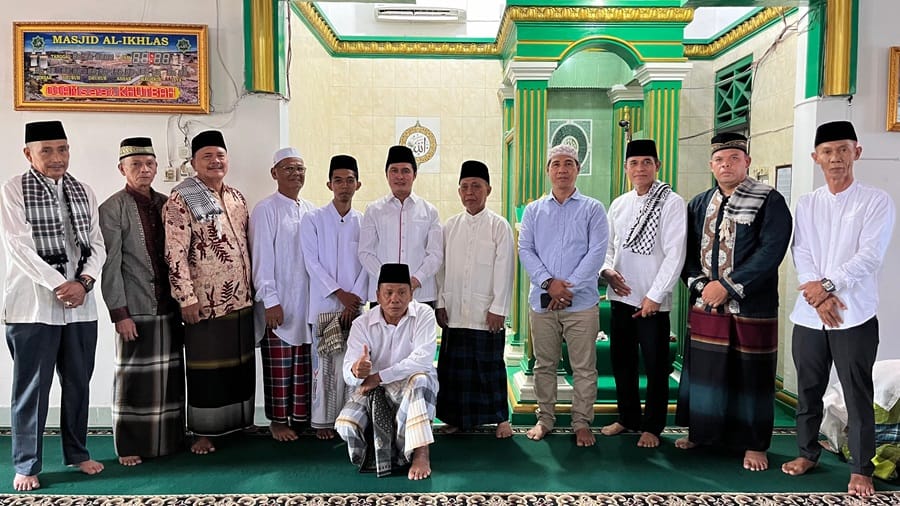 Yulius-Budiarto Safari Jum’at di Masjid Al Ikhlas Bandar Agung Lahat
