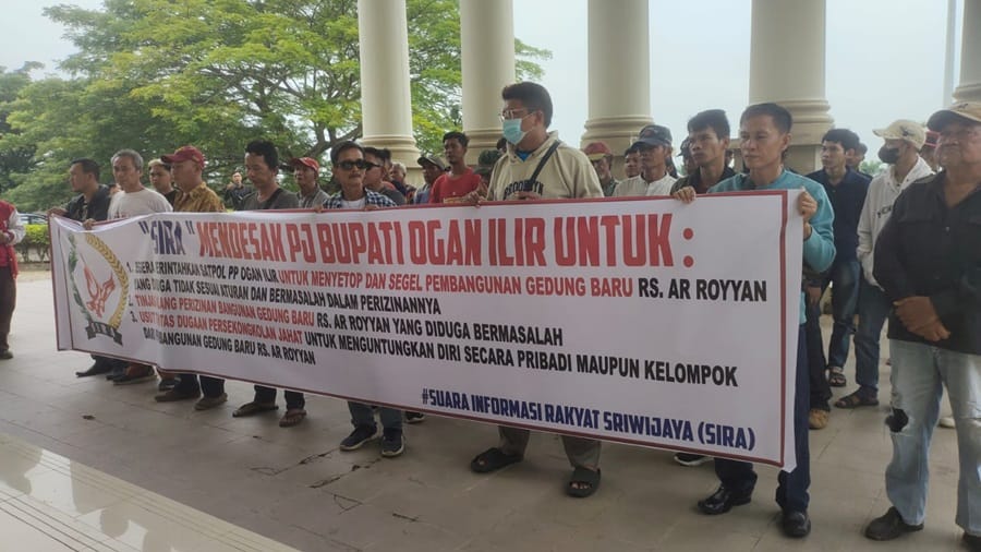 Aksi Demonstrasi SIRA Desak Pemerintah Tindaklanjuti Dugaan Penyimpangan Pembangunan Gedung Rumah Sakit Ar Royyan